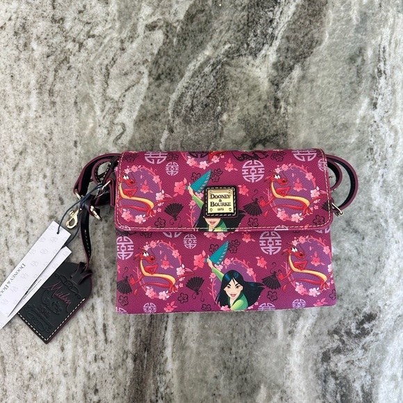 Disney Dooney & Bourke Mulan Crossbody Bag NEW rare - Picture 4 of 9